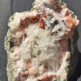 Analcime, 'Apophyllite', Datolite, CalciteBuco dell'Inferno (Lafreider Holle), Alpe Siusi, Valle Gardena (Valle Gröden), Provincia Bolzano, Trentino-Alto Adige (Trentino-Südtirol), Italia7,5 x 7,5 cm (Author: Volkmar Stingl)