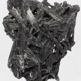 Cianita<br />Pláceres río Fanado, Minas Novas, Vale do Jequitinhonha, Minas Gerais, Brasil<br />6x8x1.5 cm<br /> (Autor: Luis Edmundo Sánchez Roja)