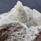 Calcite, Quartz<br />Baimashan tunnel (construction site), Qianbaxia, Wuyishan, Nanping Prefecture, Fujian Province, China<br />6 x 4 cm<br /> (Author: Volkmar Stingl)