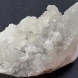 Quartz, Calcite<br />Baimashan tunnel (construction site), Qianbaxia, Wuyishan, Nanping Prefecture, Fujian Province, China<br />3,5 x 2,5 cm<br /> (Author: Volkmar Stingl)