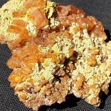 Wulfenite<br />Erupción Mine (Ahumada Mine), Los Lamentos Mountain Range, Municipio Ahumada, Chihuahua, Mexico<br />4 x 3 cm<br /> (Author: Volkmar Stingl)