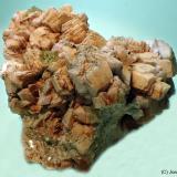 Fluorapatito con Feldespato<br />Anemzi, Imilchil, Anti-Atlas, Provincia Er Rachidia, Región Drâa-Tafilalet, Marruecos<br />9 x 8 cm<br /> (Autor: Joan Niella)