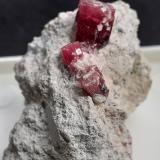 Beryl (variety red beryl)<br />Wah Wah Mountains, Beaver County, Utah, USA<br />3,5 x 3 cm<br /> (Author: Volkmar Stingl)