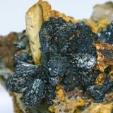 Olivenite and QuartzCornwall, Inglaterra / Reino Unido (Author: Jordi Fabre)