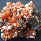 Wulfenite<br />Erupción Mine (Ahumada Mine), Los Lamentos Mountain Range, Municipio Ahumada, Chihuahua, Mexico<br />4 x 4 cm<br /> (Author: Volkmar Stingl)