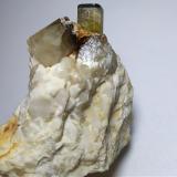 Elbaite, Quartz, MuscoviteFonte del Prete, San Piero in Campo, Campo nell'Elba, Isla de Elba, Provincia Livorno, Toscana, Italia43 x 43 mm (Author: Sante Celiberti)