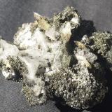 Titanite, Orthoclase (variety adularia), 'Chlorite'Valle Felben, Hohe Tauern, Salzburgo/Salzburg, Austria6 x 4,5 cm (Author: Volkmar Stingl)