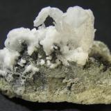 Epsomita<br />Mina Les Ferreres, Rocabruna, Camprodon, Comarca Ripollès, Gerona / Girona, Cataluña / Catalunya, España<br />3 x 2 x 1 cm<br /> (Autor: Frederic Varela)