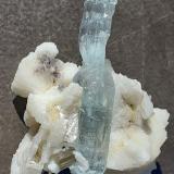 Beryl (variety Aquamarine), Albite, Muskovite<br />Bulochi (Balochi), Astor Valley, Astor District, Gilgit-Baltistan (Northern Areas), Pakistan<br />4,5 x 4 cm<br /> (Author: Volkmar Stingl)