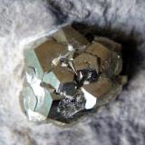 Pirita<br />Ambas Aguas (Ambasaguas), Muro de Aguas, Comarca Arnedo, La Rioja, España<br />Cristales de 2,5 cm.<br /> (Autor: Antonio P. López)