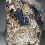 Ilvaite, Quartz, PyriteTorre di Rio, área Santa Filomena, Rio Marina, Isla de Elba, Provincia Livorno, Toscana, Italia14 x 9 cm (Author: Sante Celiberti)