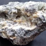 Fluorite, Quartz (variety chalcedony)Yongping Mine, Yongping, Yanshan, Shangrao Prefecture, Jiangxi Province, China7 x 5 cm (Author: Volkmar Stingl)