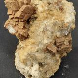 Quartz, Siderite, Chlorite (Group)<br />Saurüssel, Mörchner area, Zemmgrund, Ziller Valley (Zillertal), North Tyrol, Tyrol/Tirol, Austria<br />8 x 7 cm<br /> (Author: Volkmar Stingl)