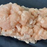 Stilbite-Ca<br />Pune District (Poonah District), Maharashtra, India<br />18 x 10 cm<br /> (Author: Volkmar Stingl)