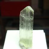 Espodumena (variedad hiddenita)<br />Provincia Kunar (Konar), Afganistán<br />10x30 mm<br /> (Autor: Ignacio)