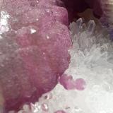 Fluorite, Quartz<br />Baimashan tunnel (construction site), Qianbaxia, Wuyishan, Nanping Prefecture, Fujian Province, China<br />7,5 x 7 cm<br /> (Author: Volkmar Stingl)