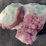 Fluorite, Quartz<br />Baimashan tunnel (construction site), Qianbaxia, Wuyishan, Nanping Prefecture, Fujian Province, China<br />7,5 x 7 cm<br /> (Author: Volkmar Stingl)