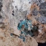 Malachite, DolomiteDistrito minero Ringenwechsel, Troi, Distrito Schwaz, Valle Inn, Tirol Norte, Tirol, AustriaFoV ca. 1 x 1,5 cm (Author: Volkmar Stingl)