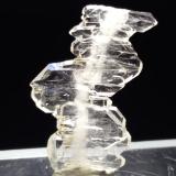 Quartz (variety faden)<br />Piz Beverin, Mathon, Schams, Viamala Region, Grischun (Grisons; Graubünden), Switzerland<br />24 x 17 mm<br /> (Author: Sante Celiberti)