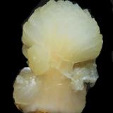 Stilbita-Ca (Estilbita-Ca)Distrito Aurangabad, Maharashtra, India70x50 mm. (Autor: Jesus Franquesa Baucells)