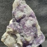 Fluorite, Quartz<br />Chengnan high speed railway tunnel, Wuyishan, Nanping Prefecture, Fujian Province, China<br />7 x 5,5 cm<br /> (Author: Volkmar Stingl)