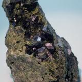 Epidota<br />Mina Aguablanca, Monesterio, Comarca Tentudía, Badajoz, Extremadura, España<br />65x55 mm<br /> (Autor: Joan Niella)