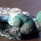 MalachiteMina L'Etoile du Congo, Lubumbashi (Elizabethville), Cinturón de cobre de Katanga, Haut-Katanga (Shaba), República Democrática del Congo (Zaire)6 x 3 cm (Author: Volkmar Stingl)