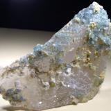 Quartz, Fluorapatite, Bertrandite, Muscovite<br />Golconda pegmatite, Governador Valadares, Vale do Rio Doce, Minas Gerais, Brazil<br />14 x 10,5 cm<br /> (Author: Sante Celiberti)