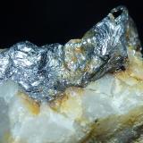 Molibdenita, CuarzoLas Cabañuelas Mine, El Canchal, Hoyo de Manzanares, Comarca Sierra de Guadarrama-Alto Manzanares, Community of Madrid, Spain7 x 6,5 cm. (Autor: javier ruiz martin)