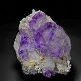 Quartz (variety amethyst)<br />Badakhshan Province, Afghanistan<br />11.0 x 9.0 cm<br /> (Author: am mizunaka)