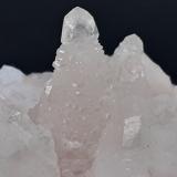 Calcite (variety Mn-bearing)<br />Wuyi tunnel north (construction site), Wuyishan, Nanping Prefecture, Fujian Province, China<br />6,5 x 5 cm<br /> (Author: Volkmar Stingl)