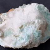 Fluorite, Quartz<br />Yongping, Yanshan, Shangrao Prefecture, Jiangxi Province, China<br />6,5 x 4 cm<br /> (Author: Volkmar Stingl)