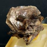 Biotita (grupo Mica)<br />Brasil<br />5 x 4.5 cm<br /> (Autor: Pedro Antonio)