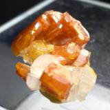 Vanadinite, Mimetite, CalciteMina San Carlos (Mina Apex), San Carlos, Municipio Manuel Benavides, Chihuahua, México35 x 21 mm (Author: Sante Celiberti)