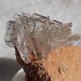 Baryte<br />Warihuyn Hill, Puños, Miraflores District, Huamalíes Province, Huánuco Department, Peru<br />2,5 x 2,5 cm<br /> (Author: Volkmar Stingl)