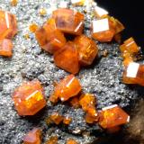 Vanadinite, MottramiteMibladen (Mibladen mining district), Midelt, Midelt Province, Drâa-Tafilalet Region, Morocco84 x 47 mm (Author: Sante Celiberti)