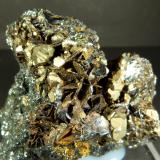 PiritaRio Mine (Rio Marina Mine), Valle Giove stope, Rio Marina, Elba Island, Livorno Province, Tuscany, Italy6,5 x 5,5 x 3 cm. (Autor: Felipe Abolafia)