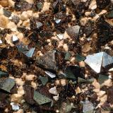 Magnetita<br />Cerro Huañaquino, Paco Grande, Provincia Tomás Frías, Departamento Potosí, Bolivia<br />CV 3 x 2 cm<br /> (Autor: Joan Niella)