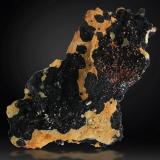 Annabergita y HeterogenitaMina Los Picayos, Pendendo, Alles, Niserias, Peñamellera Alta, Comarca Oriente, Principado de Asturias (Asturias), España90x70 mm (Autor: joaquin gar)