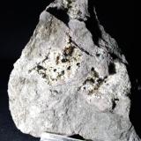 Osumilite, TridymiteCantera Funtanafigu, Marrubiu, Monte Arci, Provincia Oristano, Cerdeña/Sardegna, Italia12 x 10 cm (Author: Sante Celiberti)