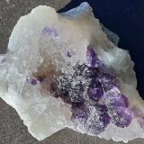 Fluorite, Quartz<br />Chengnan tunnel (construction site), Wuyishan, Nanping Prefecture, Fujian Province, China<br />4,5 x 4 cm<br /> (Author: Volkmar Stingl)