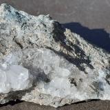 Quartz, Fluorite, Pyrite<br />Chengnan tunnel (construction site), Wuyishan, Nanping Prefecture, Fujian Province, China<br />7 x 4 cm<br /> (Author: Volkmar Stingl)