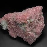 Rhodochrosite, Quartz, PyriteWutong Mine, Liubao, Cangwu, Wuzhou Prefecture, Guangxi Zhuang Autonomous Region, China6.0 x 4.5 cm (Author: am mizunaka)