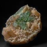 Fluorapophyllite-(K), Stilbite-CaJalgaon District, Maharashtra, India12.5 x 10.1 cm (Author: am mizunaka)