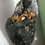 Spessartina (Espesartina)  Tongbei, Yunxiao, Prefectura Zhangzhou, Provincia Fujian, China4 x 2 cm. (Autor: Rafael varela olveira)