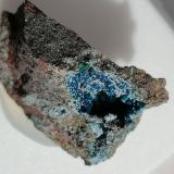 Cornetita.<br />Mina L'Etoile du Congo, Lubumbashi (Elizabethville), Cinturón de cobre de Katanga, Haut-Katanga (Shaba), República Democrática del Congo (Zaire)<br />2 x 1,5 cm.<br /> (Autor: Rafael varela olveira)