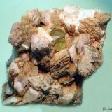 Fluorapatito<br />Zona Imilchil, Anti-Atlas, Provincia Er Rachidia, Región Drâa-Tafilalet, Marruecos<br />70x60 mm<br /> (Autor: Joan Niella)