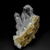 Quartz, Anatase<br />Cairns, Cairns Region, Queensland, Australia<br />7.1 x 5.8 x 5.3 cm<br /> (Author: am mizunaka)