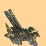 Clinozoisite<br />Tormiq Valley, Baltistan District, Gilgit-Baltistan (Northern Areas), Pakistan<br />12 x 8 cm, longuest cristal 9.5 cm<br /> (Author: Jean Suffert)