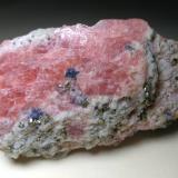Rhodochrosite<br />Wutong Mine, Liubao, Cangwu, Wuzhou Prefecture, Guangxi Zhuang Autonomous Region, China<br />60 x 35 mm<br /> (Author: Sante Celiberti)